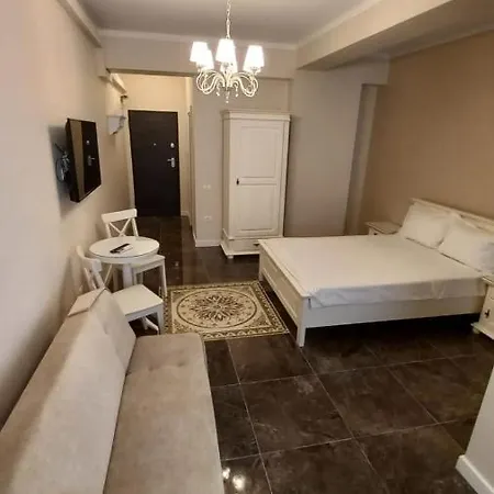 Luxury Anis 3 *